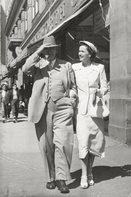 1953 Aug 10 Thompson, Will & Marjorie Gibson